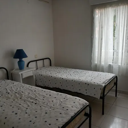 Bord De Apartment